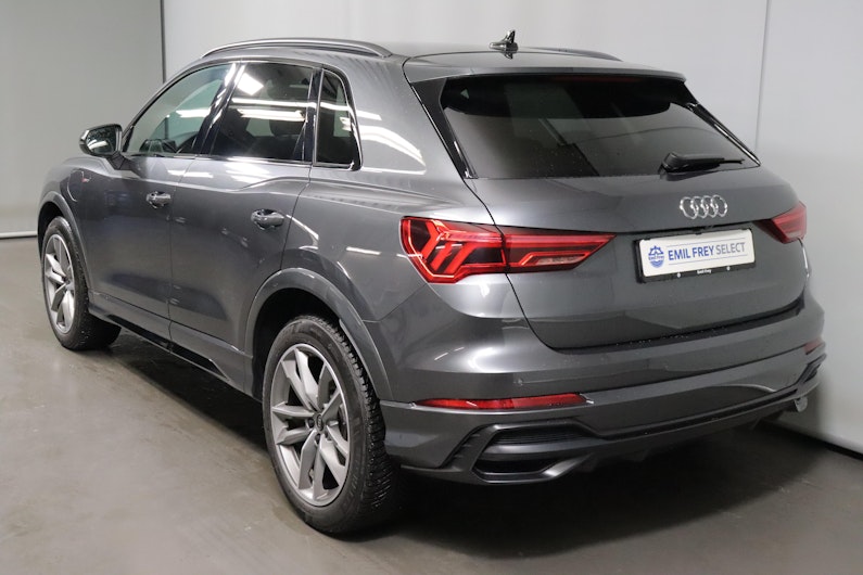 Vehicle image AUDI Q3
