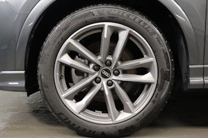 Vehicle image AUDI Q3 1.4 45 TFSI e S line S-Tronic