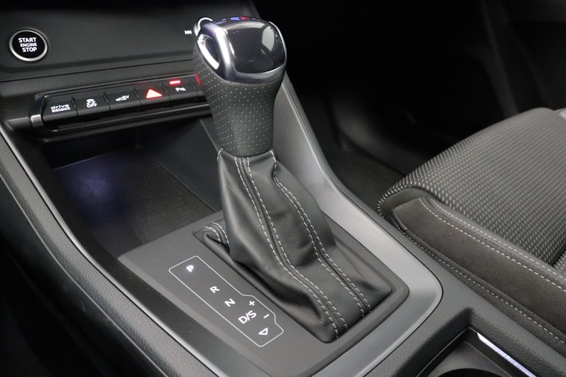 Vehicle image AUDI Q3