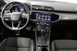 Vehicle image AUDI Q3 1.4 45 TFSI e S line S-Tronic