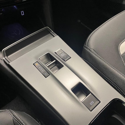 Vehicle image 8 Vehicle image 8