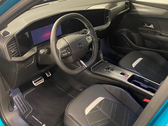 Vehicle image 4 Vehicle image 4