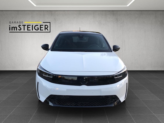 First vehicle image
