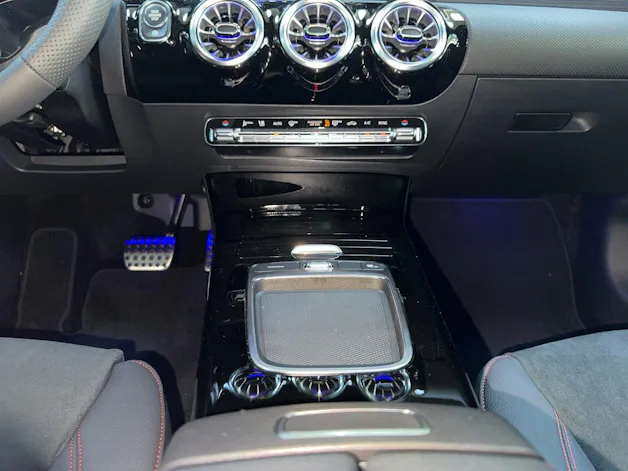 Mercedes-Benz A 180 AMG Line
