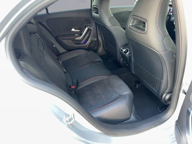 Mercedes-Benz A 180 AMG Line