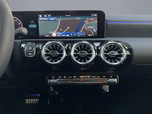 Mercedes-Benz A 180 AMG Line