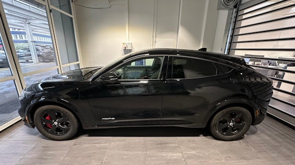 FORD Mustang Mach-E Standard AWD 3