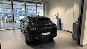 Vehicle image FORD Mustang Mach-E Standard AWD