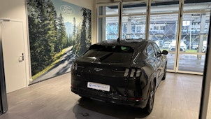 Vehicle image FORD Mustang Mach-E Standard AWD