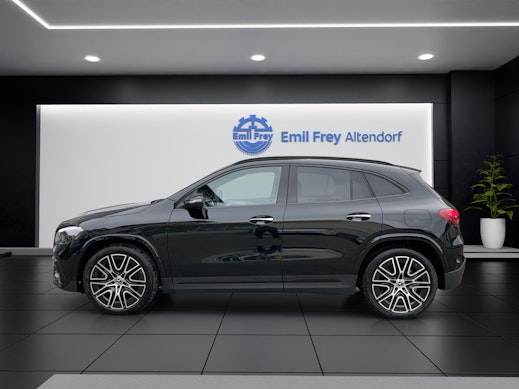 MERCEDES-BENZ GLA 220 d Swiss Star AMG Line 4matic 2