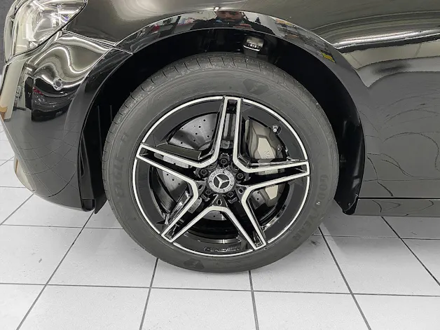 Mercedes-Benz E 300 de EQ Star 4Matic Kombi