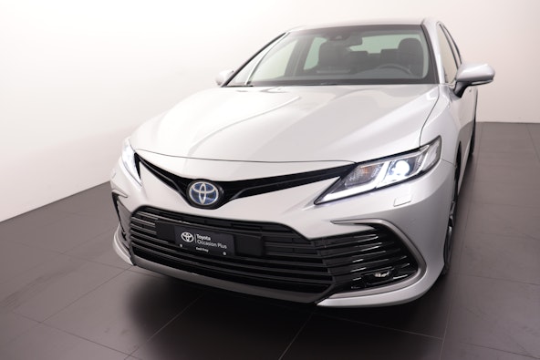 First vehicle image