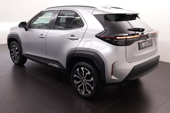 Vehicle image 6