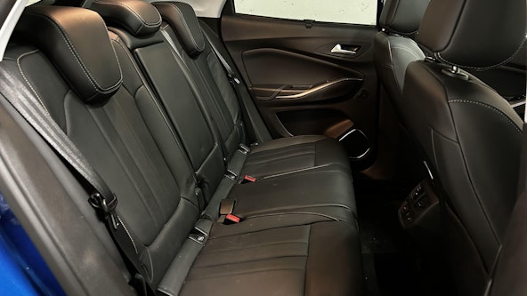 Vehicle image 14 Vehicle image 14