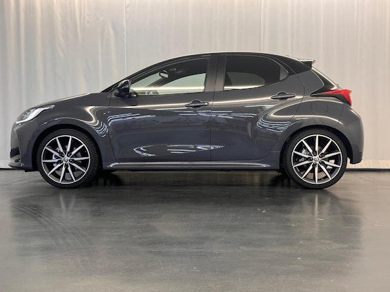 Vehicle image 8