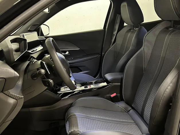 Peugeot 2008 1.2 Hybrid GT
