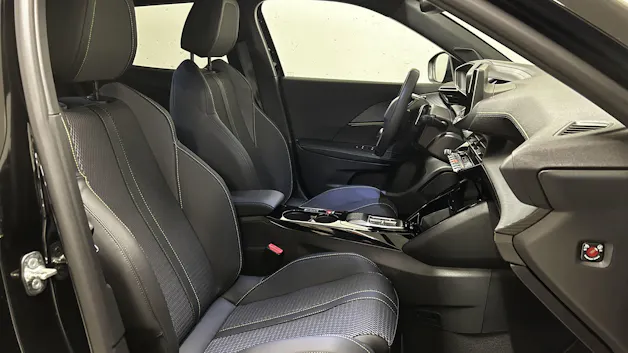 Peugeot 2008 1.2 Hybrid GT