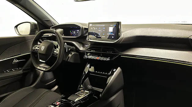 Peugeot 2008 1.2 Hybrid GT