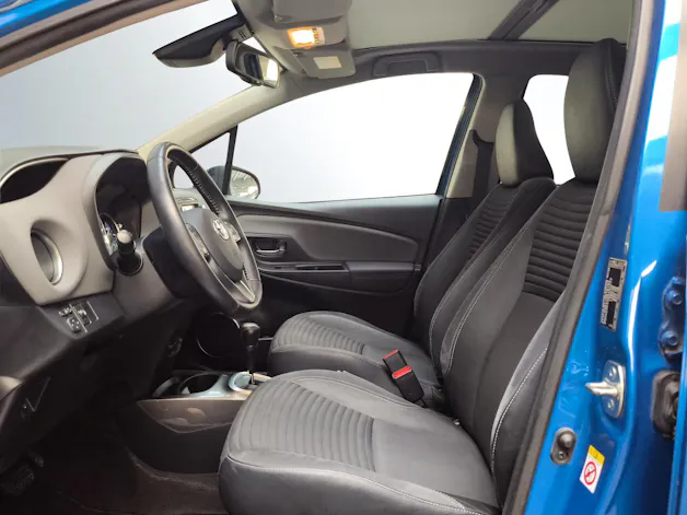 Toyota Yaris 1.5 VVT-i HSD Sol Premium