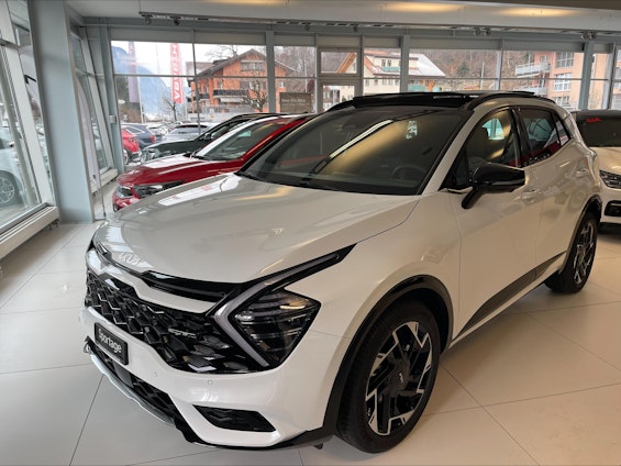 First vehicle image