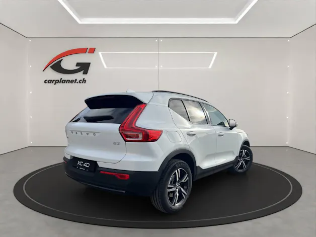 Volvo XC40 2.0 B3 MH Plus Dark