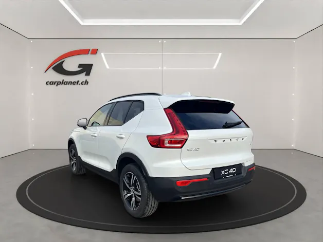 Volvo XC40 2.0 B3 MH Plus Dark