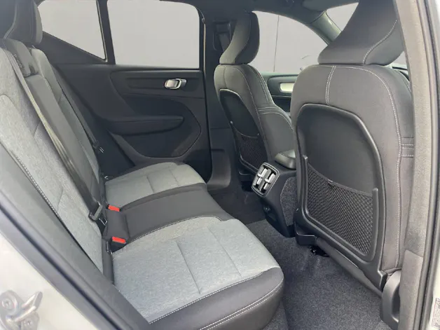 Volvo XC40 2.0 B3 MH Plus Dark