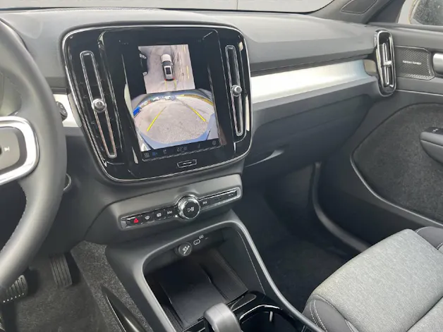 Volvo XC40 2.0 B3 MH Plus Dark