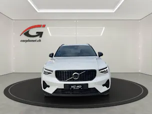 Volvo XC40 2.0 B3 MH Plus Dark
