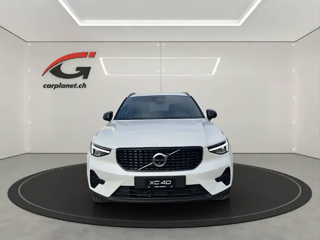 Volvo XC40 2.0 B3 MH Plus Dark