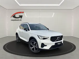 Volvo XC40 2.0 B3 MH Plus Dark