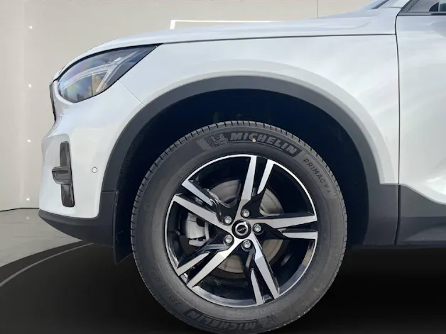 Volvo XC40 2.0 B3 MH Plus Dark