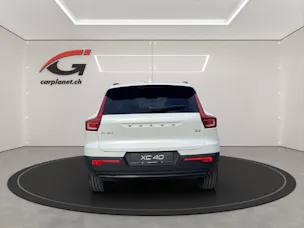 Volvo XC40 2.0 B3 MH Plus Dark