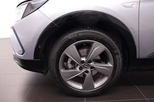 Vehicle image OPEL Grandland 1.2 T GS Line