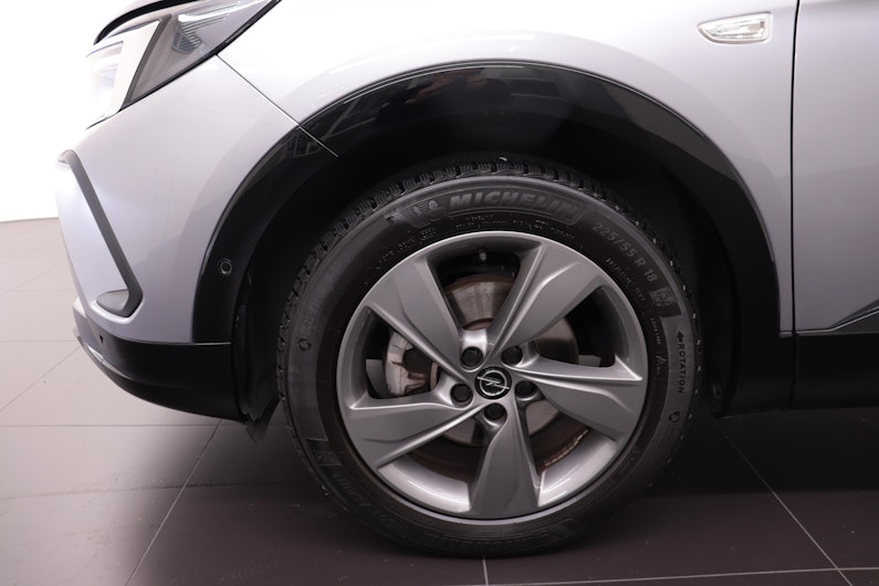 Vehicle image OPEL GRANDLAND