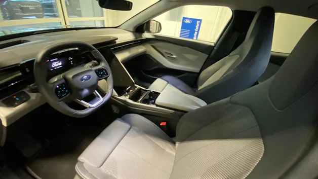 Ford Explorer Extended Range Premium AWD