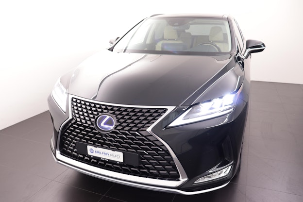 First vehicle image