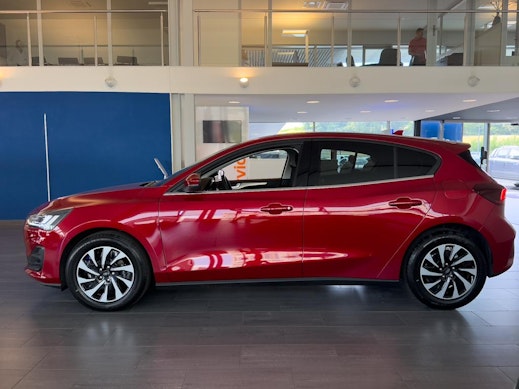 FORD Focus 1.0i EcoB Hybrid 155 Titanium Edition 1