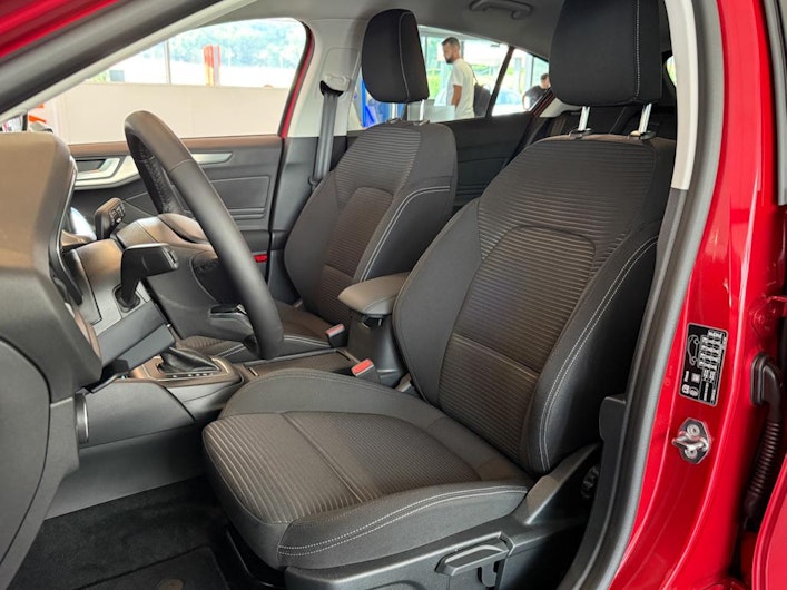 Vehicle image FORD FOCUS