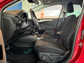 Vehicle image FORD Focus 1.0i EcoB Hybrid 155 Titanium Edition