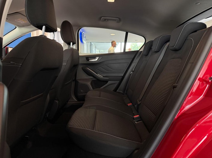 Vehicle image FORD FOCUS