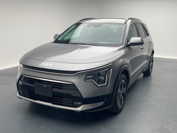 First vehicle image