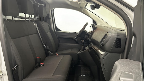 Vehicle image 9 Vehicle image 9