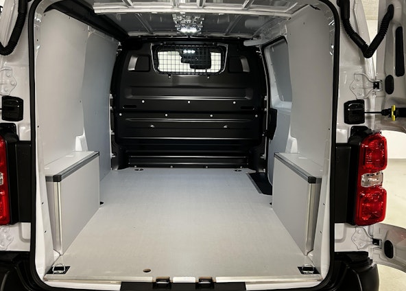 Vehicle image 15 Vehicle image 15