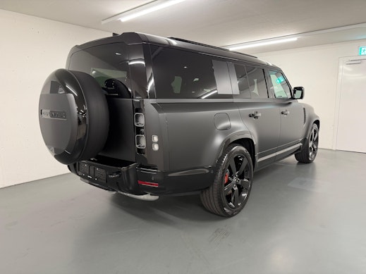 LAND ROVER Defender 130 3.0 D I6 300 X 3