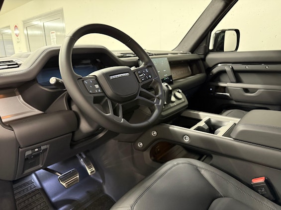 Vehicle image 9 Vehicle image 9