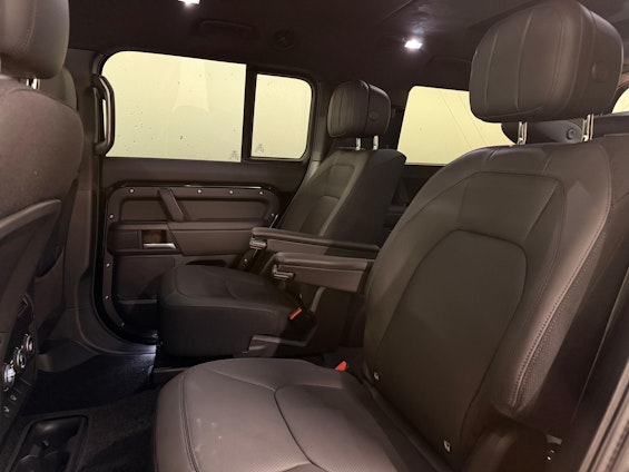 Vehicle image 14 Vehicle image 14