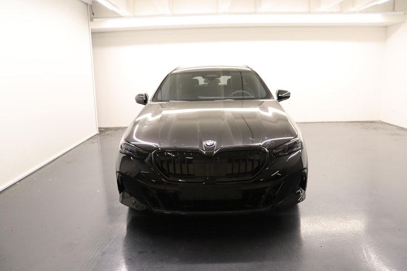Vehicle image BMW 5 SERIES