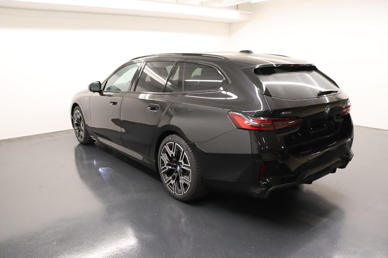 Vehicle image BMW 5 SERIES