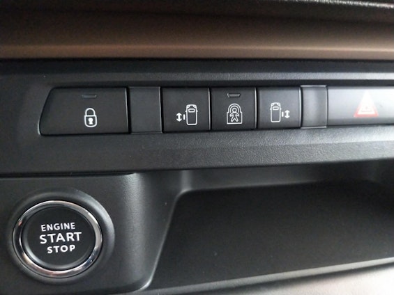 Vehicle image 19 Vehicle image 19